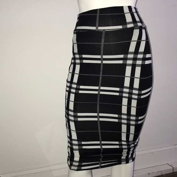 Unique Vintage Dresses & Skirts - Unique Vintage Bodycon Skirt Black & White XS